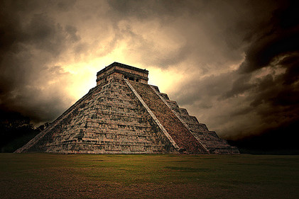 Pyramid-Chichen-Itza.jpg
