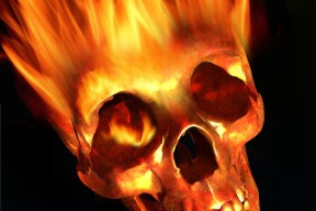 Halloween-skull-on-fire.jpg