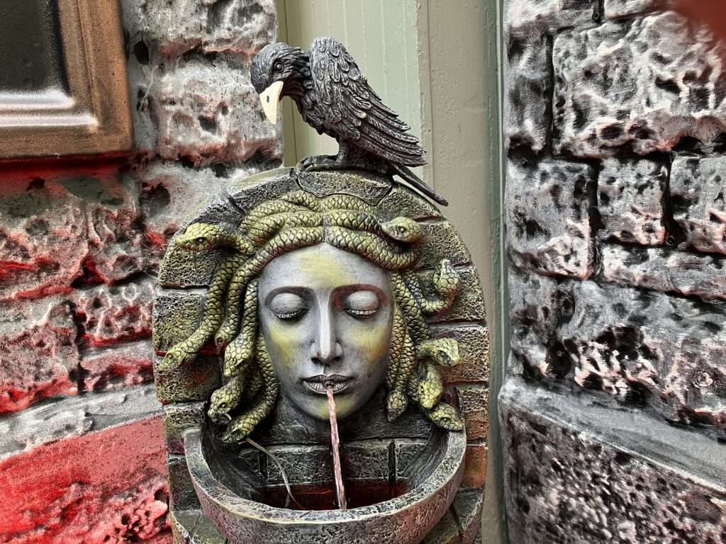 Head-shaped fountain